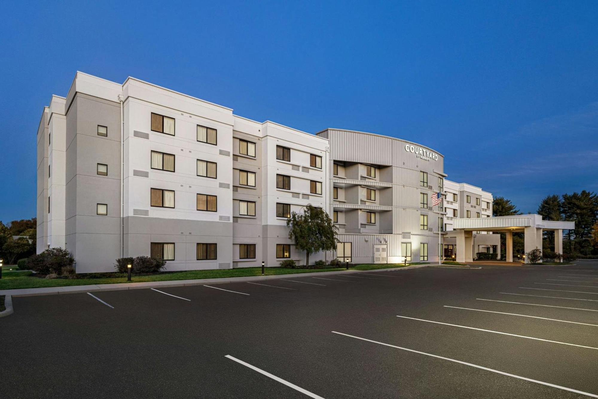 Courtyard Mt. Holly Westampton Hotel Ngoại thất bức ảnh